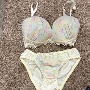 Floral Lace Women's Intimate Set